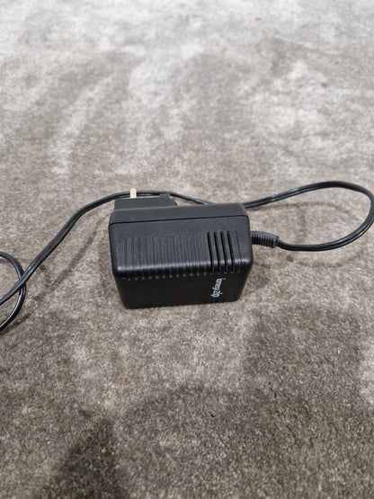 Iomega ZIP AC\DC Adapter IEC-950 5V - Portable Power Adapter - Excellent