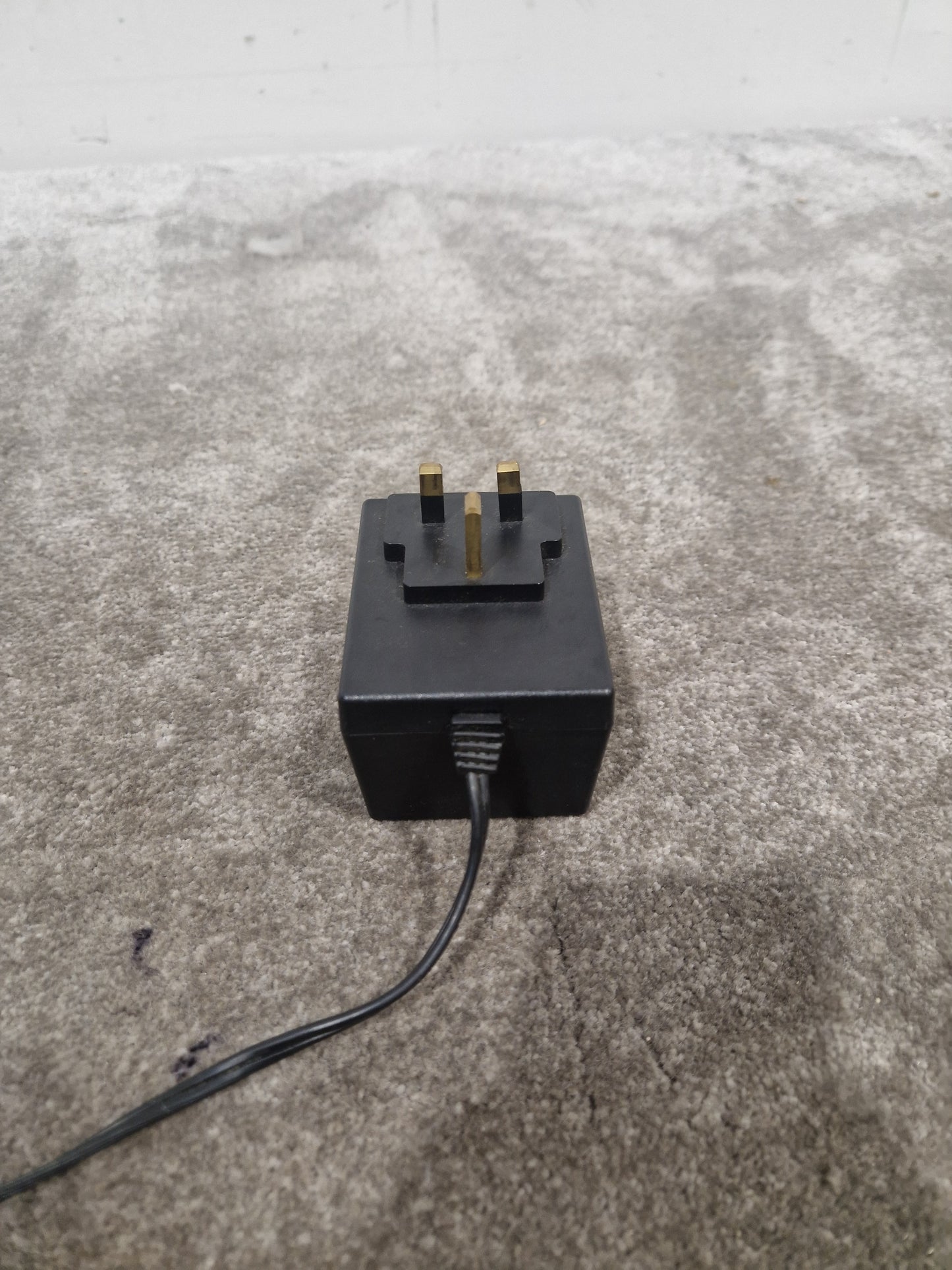 Iomega Aps57er-210 5V Cable - Power Supply Connector - Excellent