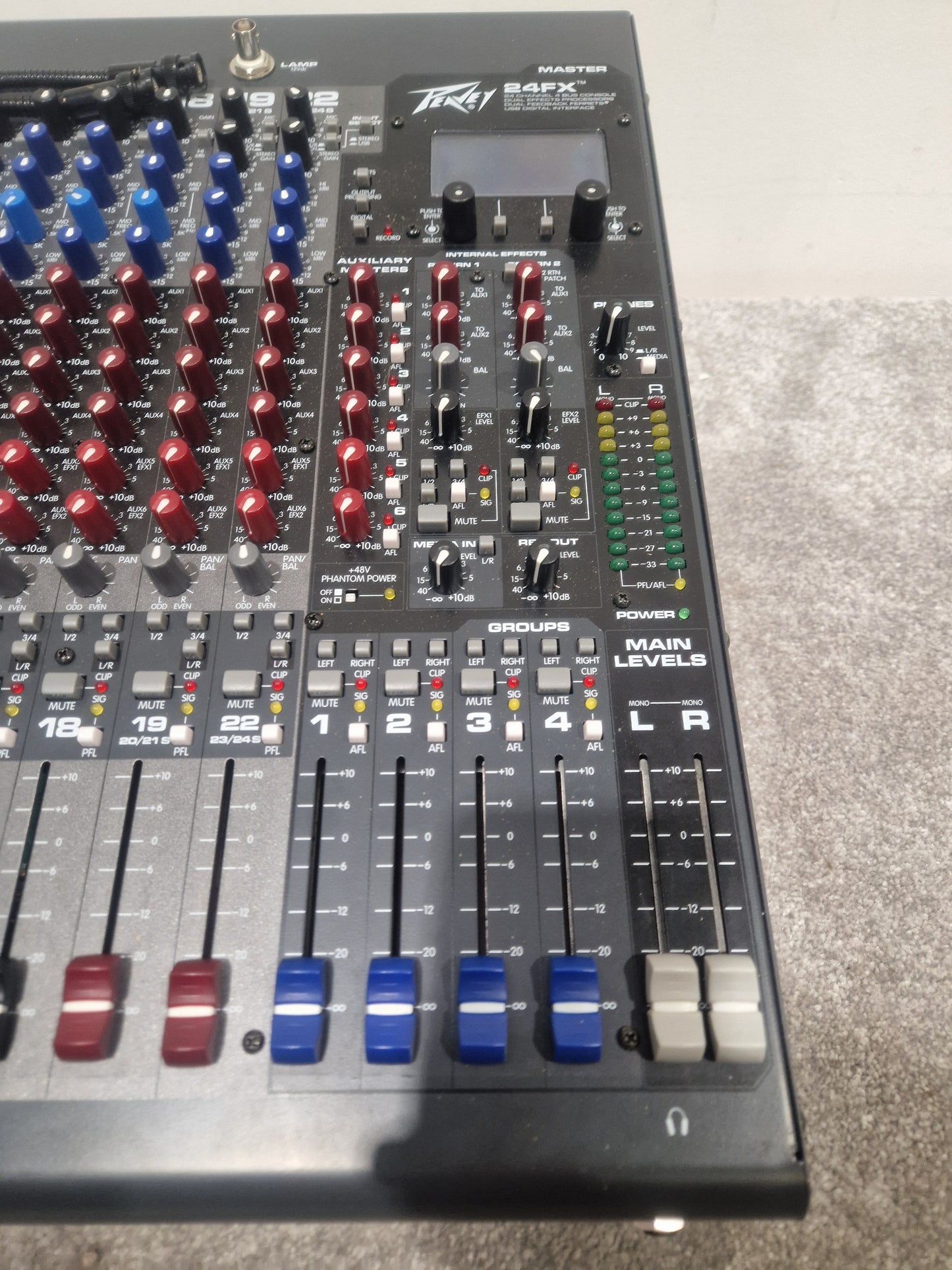 Peavey 24FX - 24-Channel Mixer - Fair