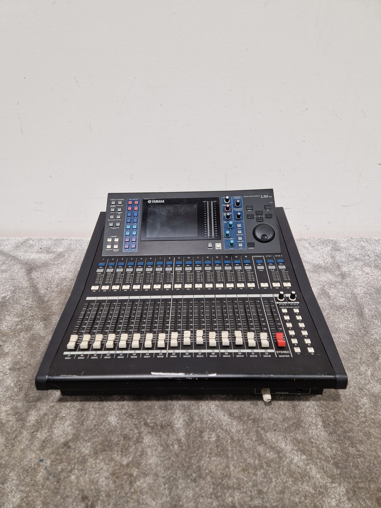 Yamaha LS9-16 - Digital Mixing Console - Excellent
