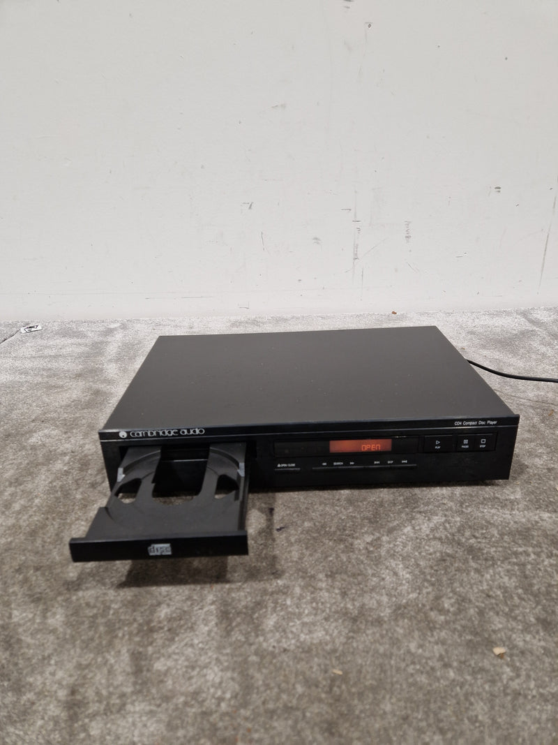 Cambridge Audio CD4 - High-Fidelity CD Player - Very Good w/ Power Supply - Image 2