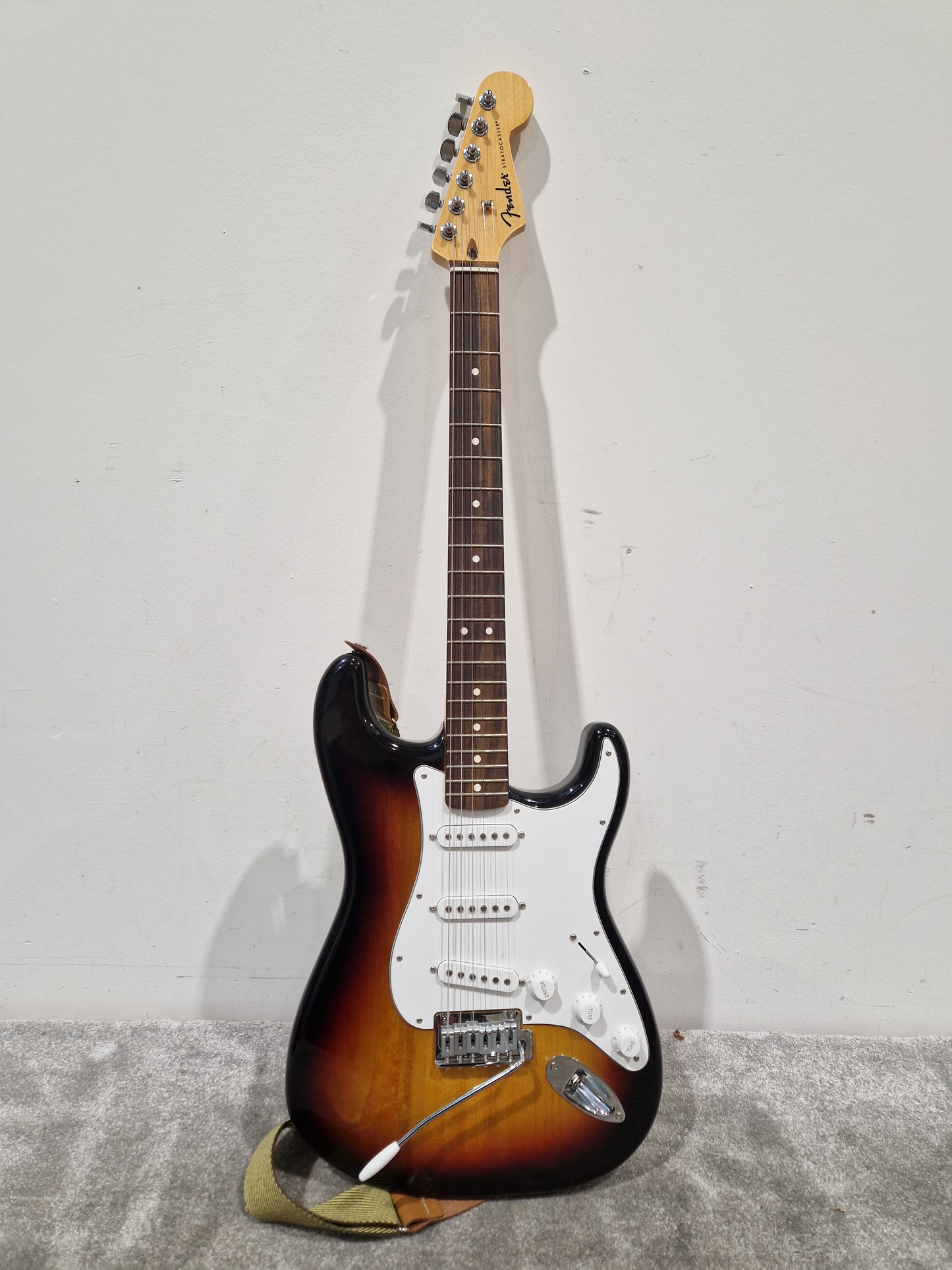 Fender Standard Stratocaster LRL WPG-3TS – 3-Tone Sunburst – Crafted in Indonesia (2023) – Excellent w/ Strap