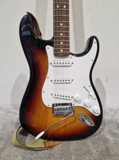 Fender Standard Stratocaster LRL WPG-3TS – 3-Tone Sunburst – Crafted in Indonesia (2023) – Excellent w/ Strap
