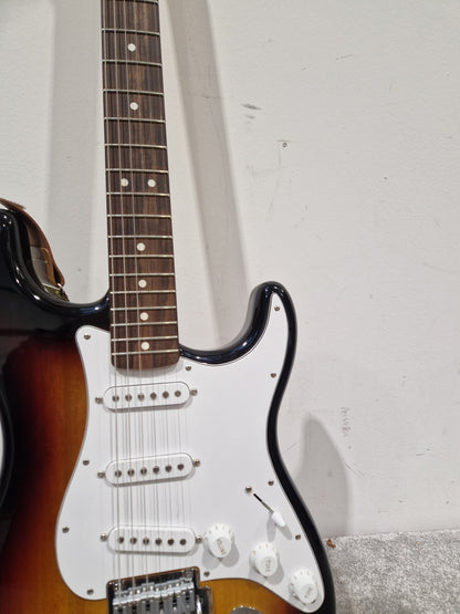 Fender Standard Stratocaster LRL WPG-3TS – 3-Tone Sunburst – Crafted in Indonesia (2023) – Excellent w/ Strap