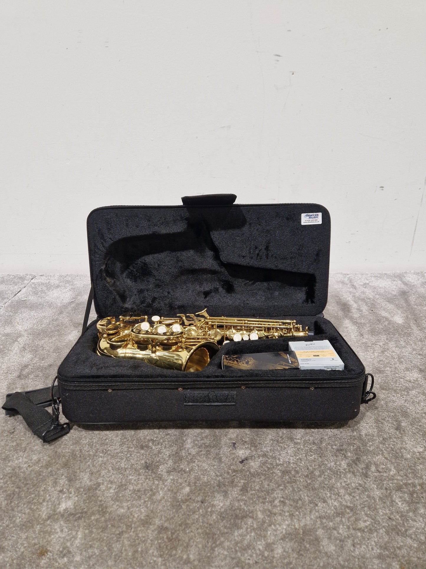 Rosetti Series 7 Curved Soprano Saxophone 89CSP7L - Smooth Tone Performance - Excellent w/ Hard Case & Accessories For saxophone