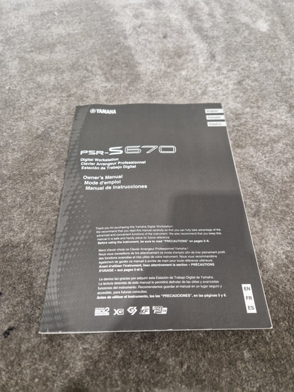 Yamaha PSR-S670 - Arranger Keyboard - Excellent w/ Power Supply & Keyboard Stand