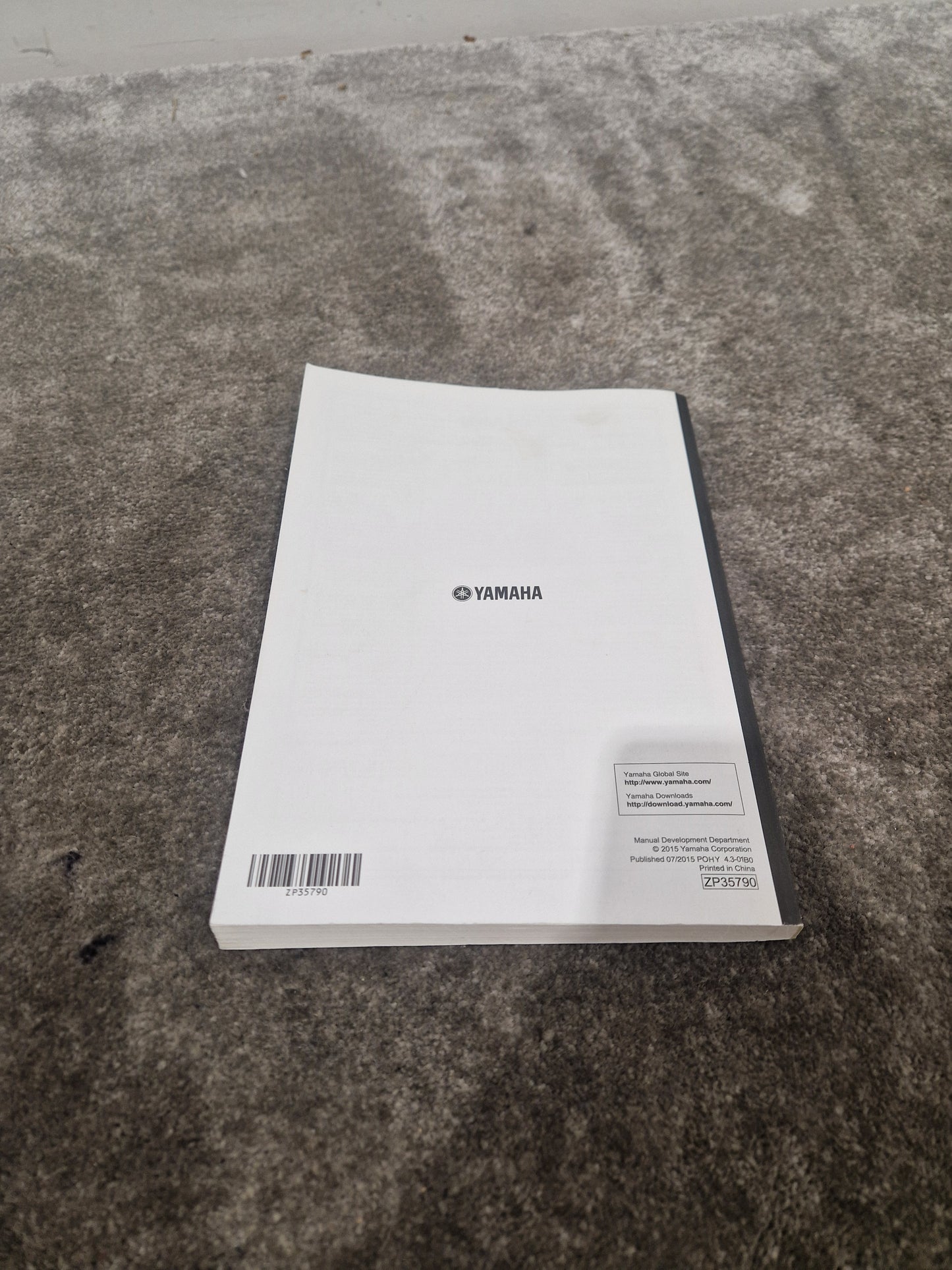 Yamaha PSR-S670 - Arranger Keyboard - Excellent w/ Power Supply & Keyboard Stand