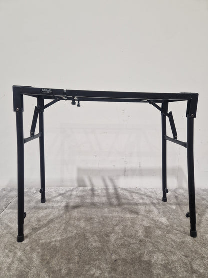 Yamaha PSR-S670 - Arranger Keyboard - Excellent w/ Power Supply & Keyboard Stand