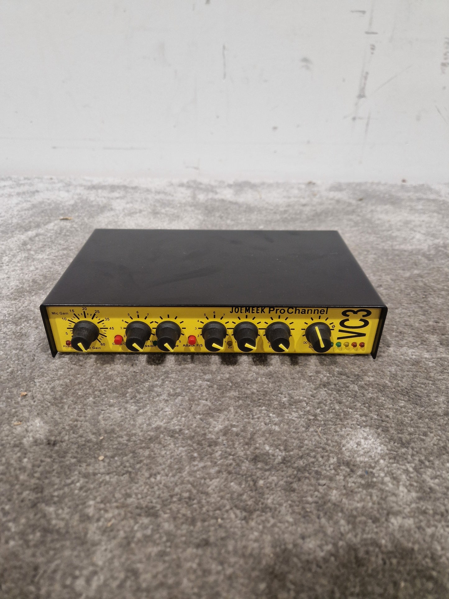 Joe Meek Pro Channel VC3 - Studio Quality Preamp - Excellent w/ Power Supply