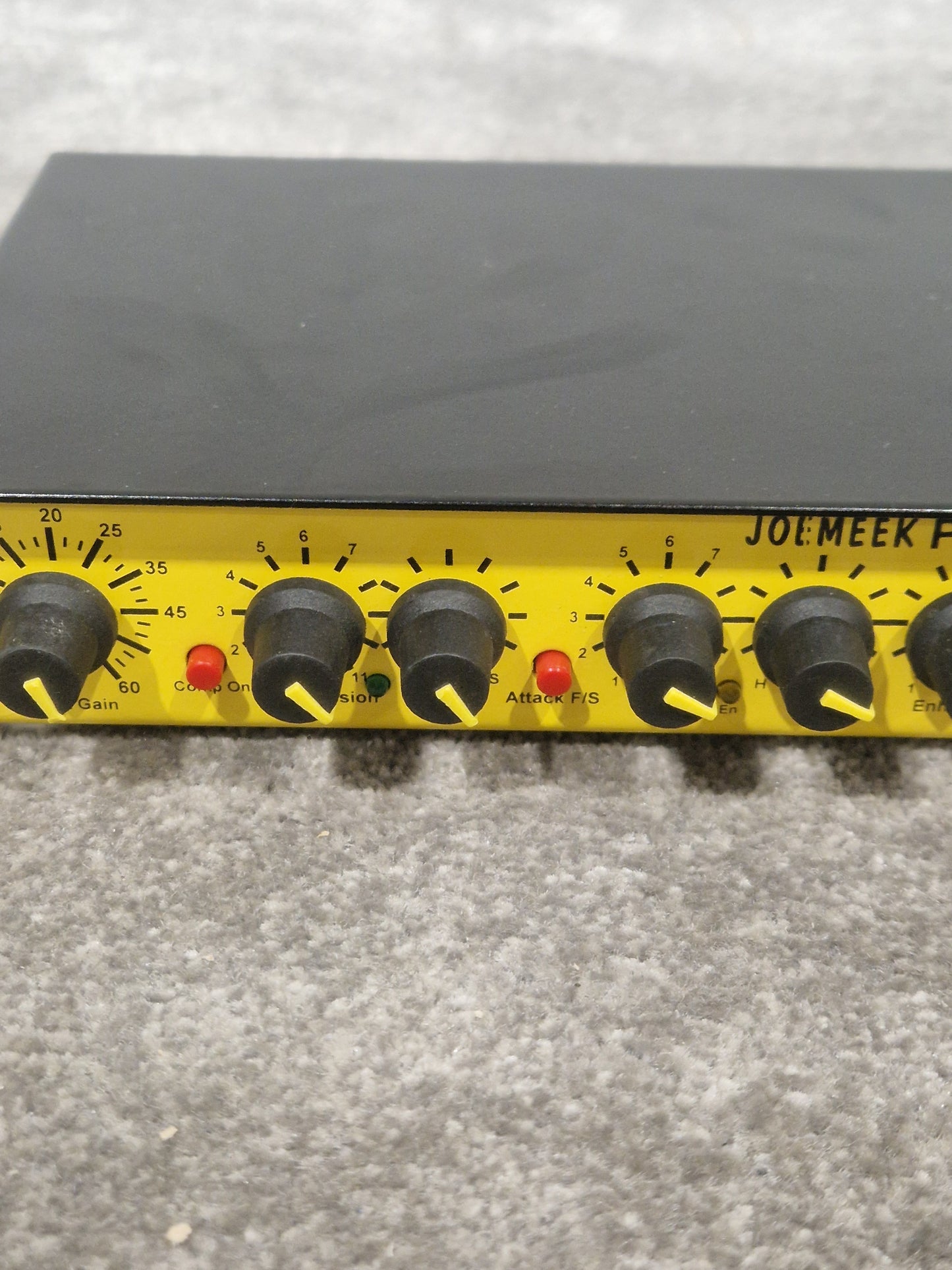 Joe Meek Pro Channel VC3 - Studio Quality Preamp - Excellent w/ Power Supply