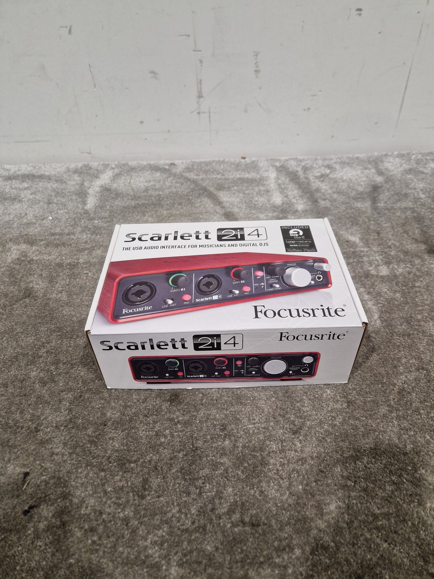 Scarlett 2I 4 - USB Audio Interface - Excellent w/ Original Box & Power Supply