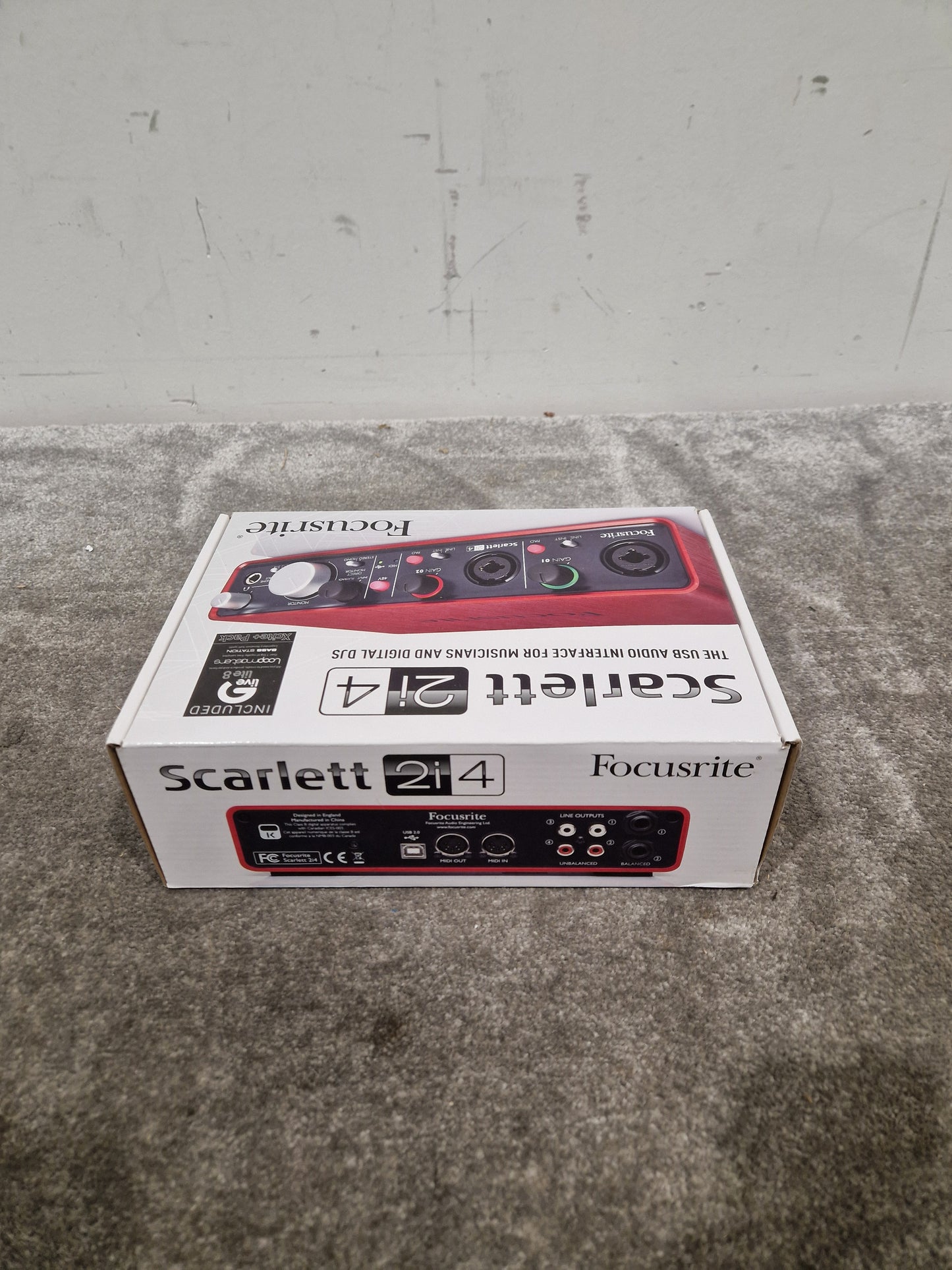 Scarlett 2I 4 - USB Audio Interface - Excellent w/ Original Box & Power Supply