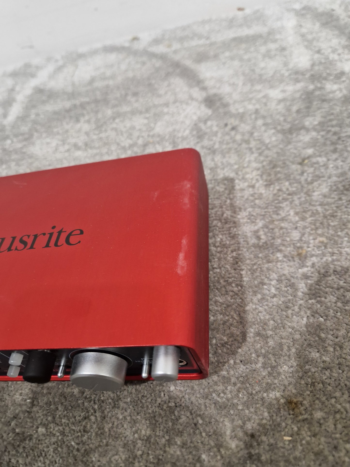 Scarlett 2I 4 - USB Audio Interface - Excellent w/ Original Box & Power Supply