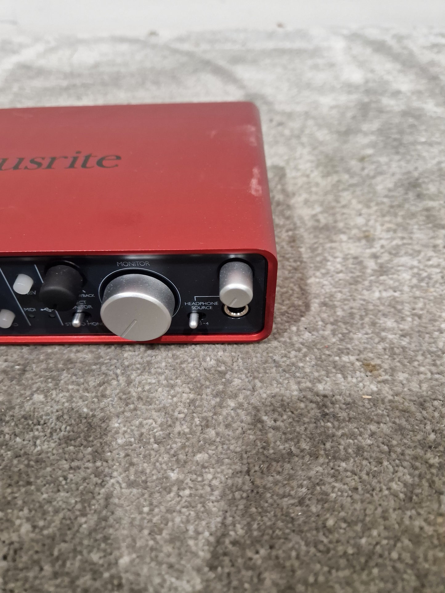 Scarlett 2I 4 - USB Audio Interface - Excellent w/ Original Box & Power Supply