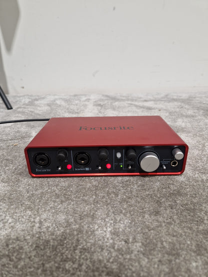 Scarlett 2I 4 - USB Audio Interface - Excellent w/ Original Box & Power Supply