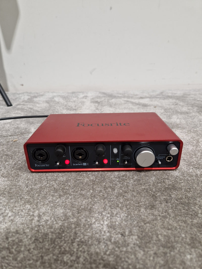 Scarlett 2I 4 - USB Audio Interface - Excellent w/ Original Box & Power Supply - Image 4