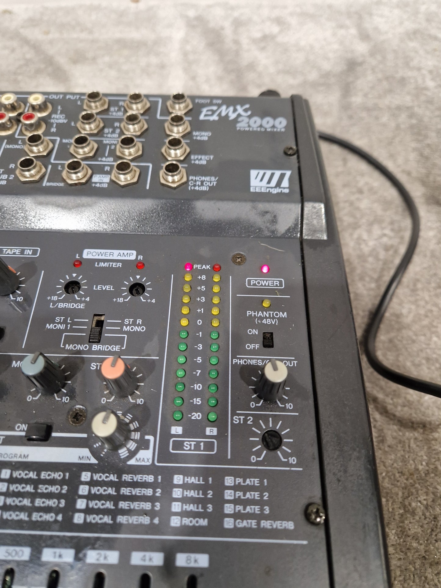 Yamaha EMX 2000 - 200W Powered Mixer - Spares or Repair