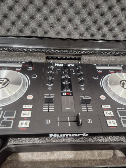 Numark Mixtrack Pro 3 ALL-IN-ONE Controller - DJ Performance Controller - Excellent w/ Hard Case