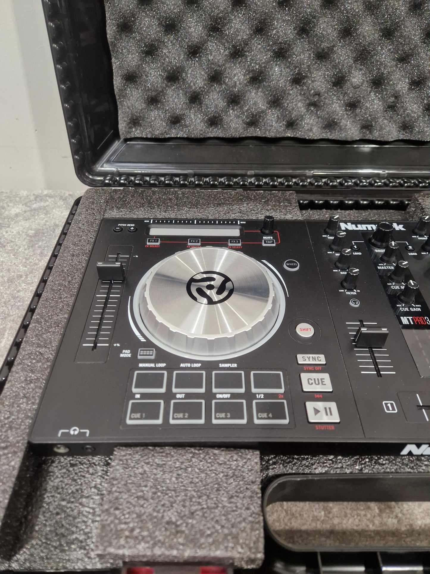 Numark Mixtrack Pro 3 ALL-IN-ONE Controller - DJ Performance Controller - Excellent w/ Hard Case