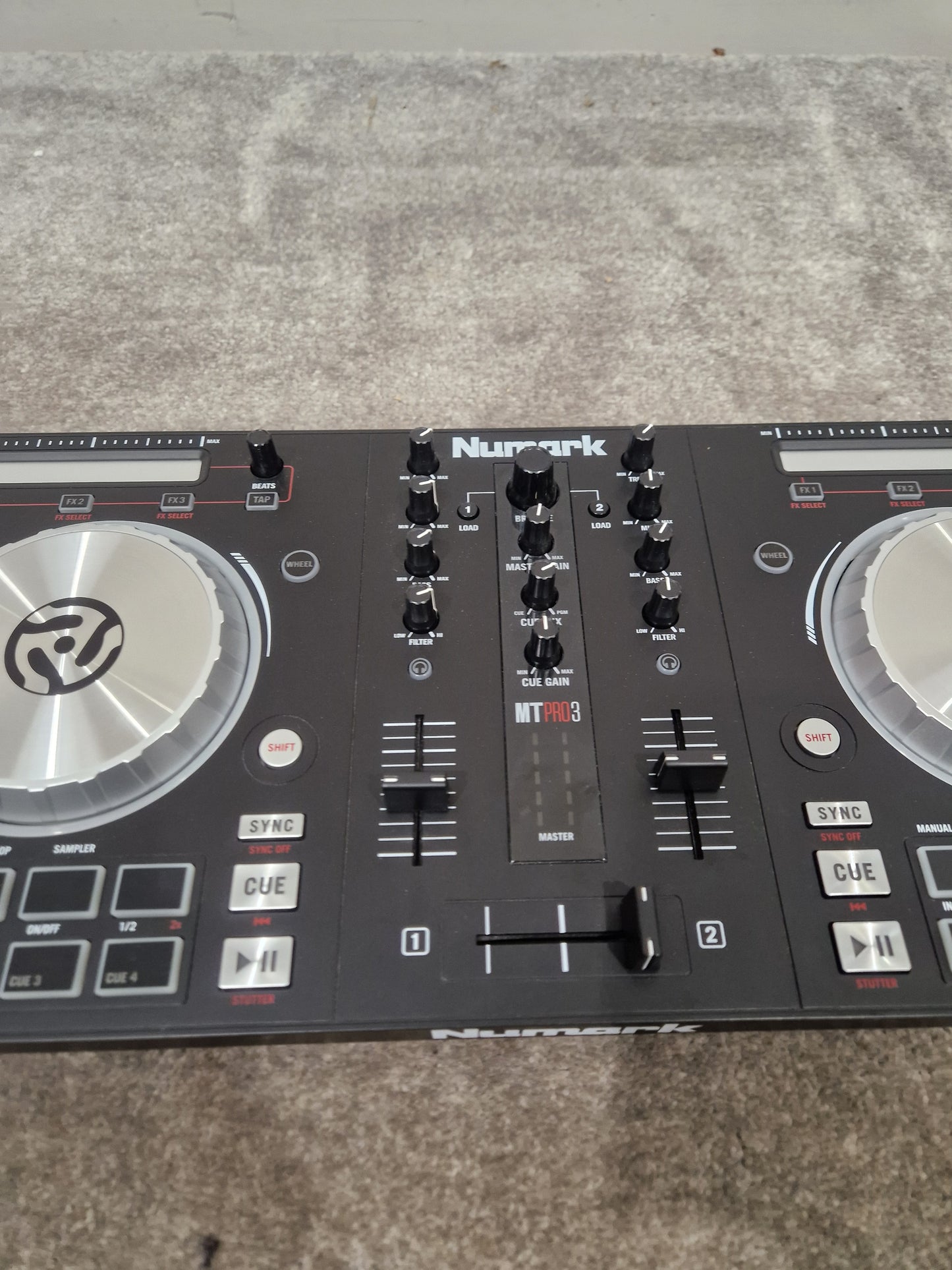 Numark Mixtrack Pro 3 ALL-IN-ONE Controller - DJ Performance Controller - Excellent w/ Hard Case