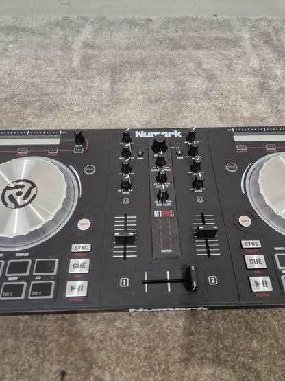 Numark Mixtrack Pro 3 ALL-IN-ONE Controller - DJ Performance Controller - Excellent w/ Hard Case
