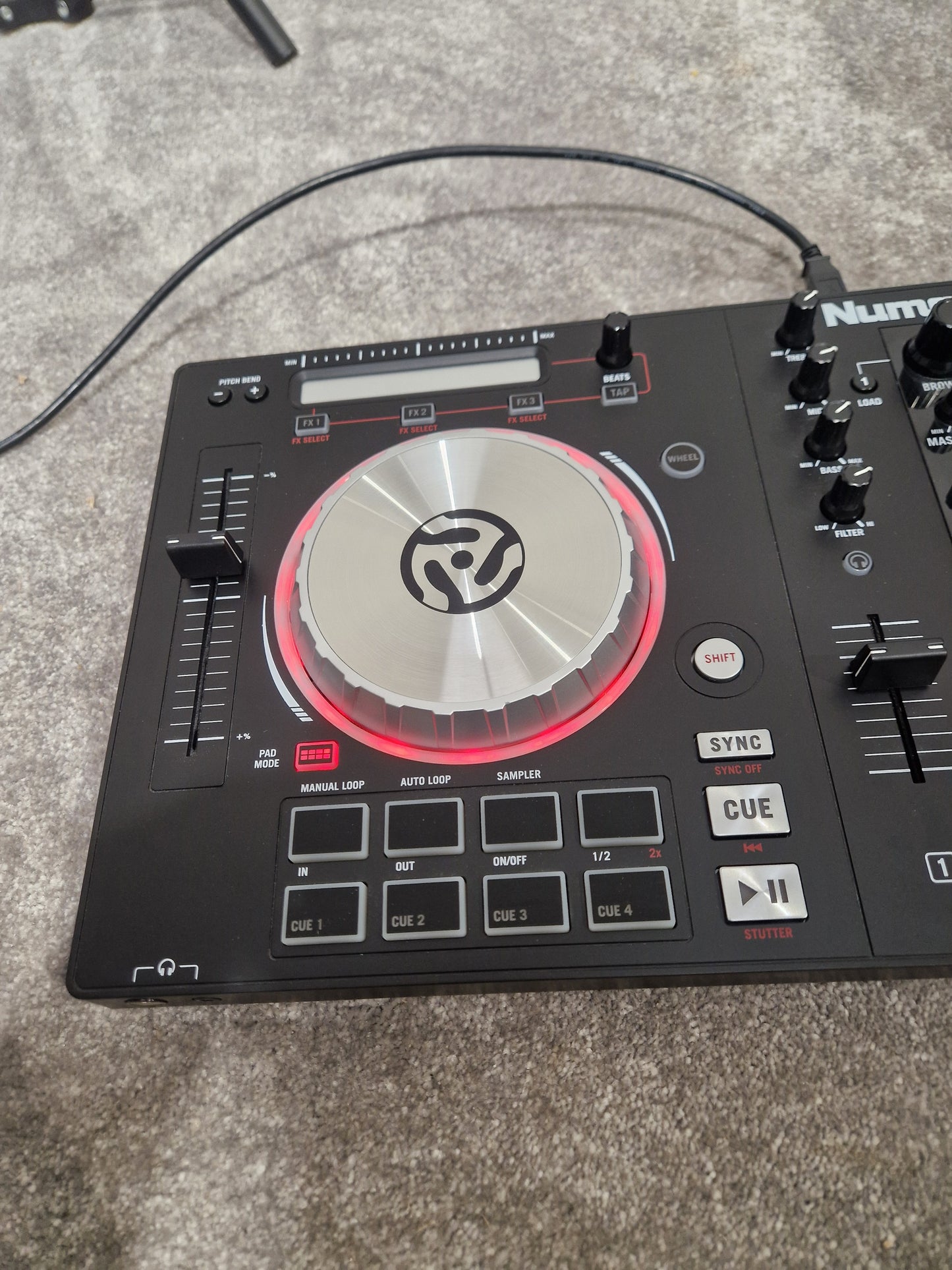 Numark Mixtrack Pro 3 ALL-IN-ONE Controller - DJ Performance Controller - Excellent w/ Hard Case