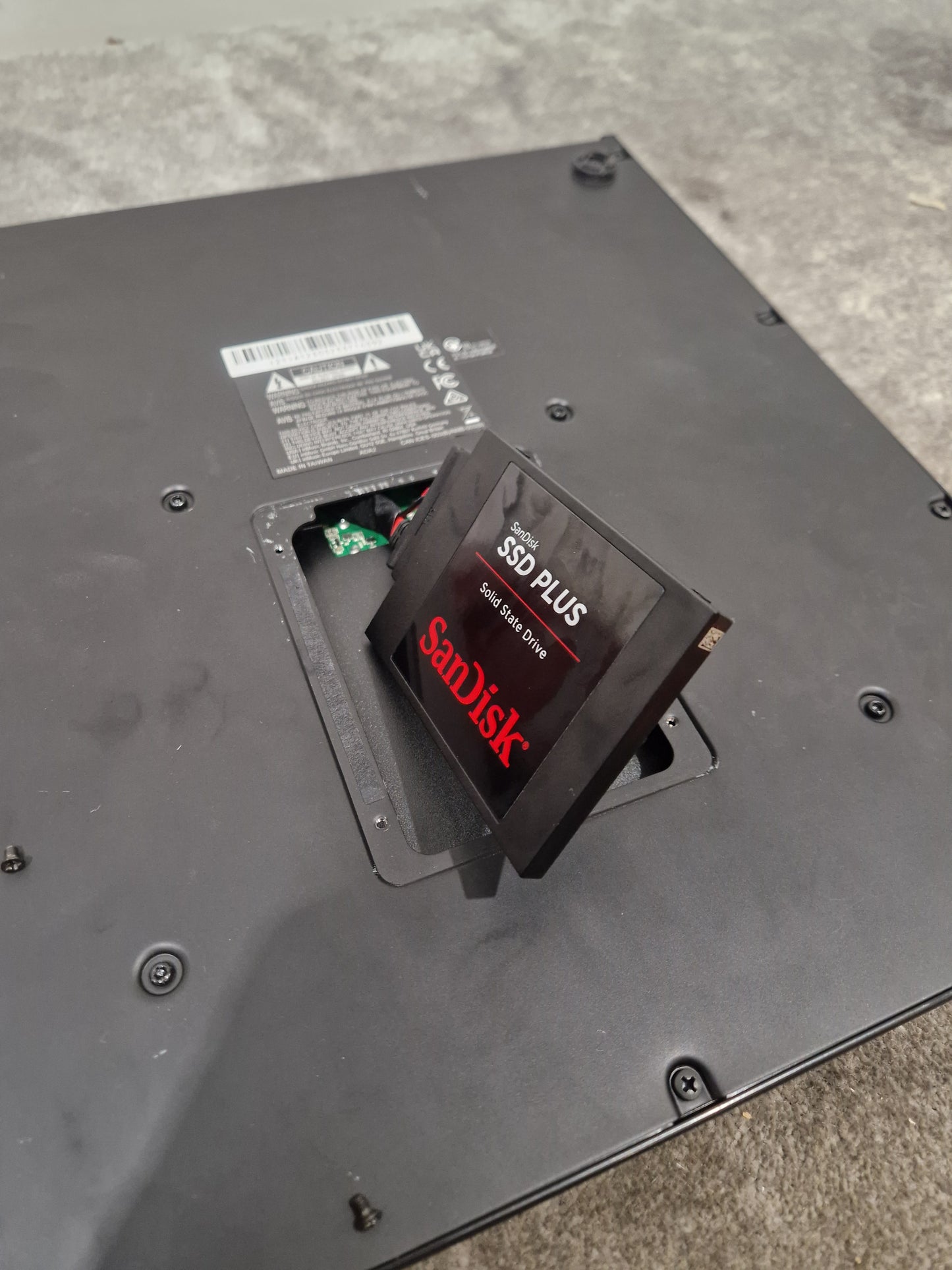 Akai Force - Standalone Music Production System - Excellent w/ Original Box & Power Supply & External SSD