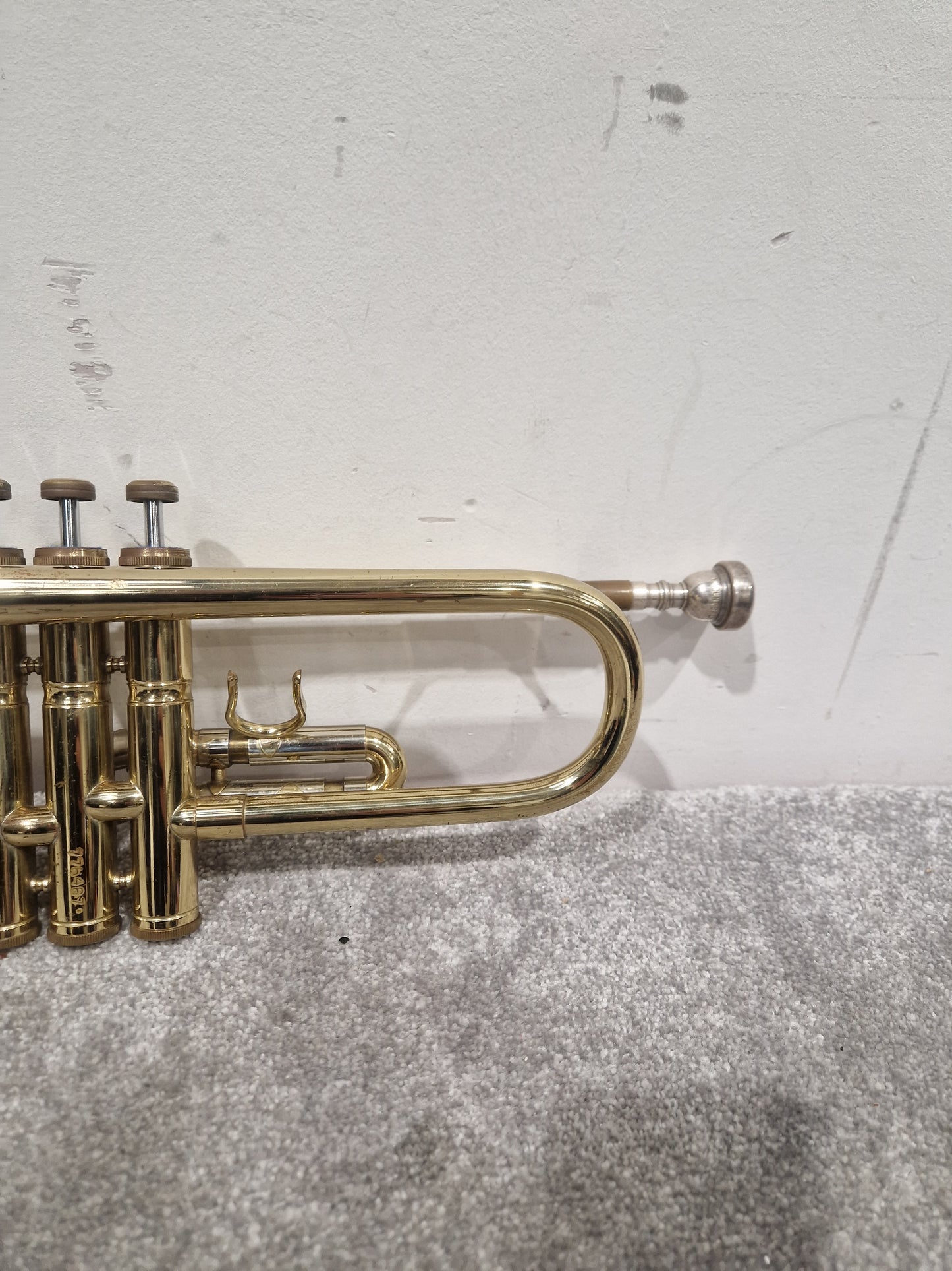 Corton Amati 776467 – Classic Brass Trumpet – Good w/ Chord Soft Case & Trumpet Study Books