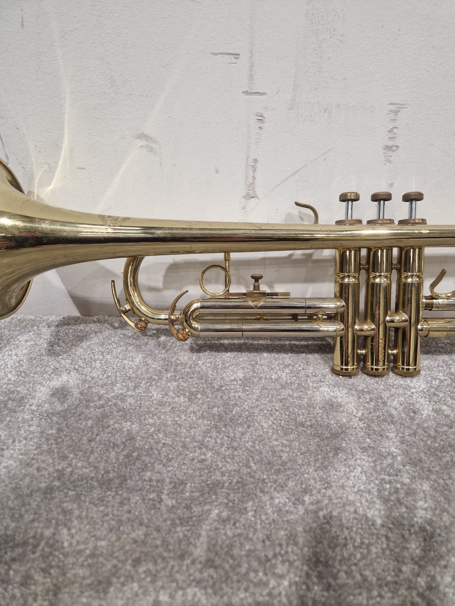 Corton Amati 776467 – Classic Brass Trumpet – Good w/ Chord Soft Case & Trumpet Study Books