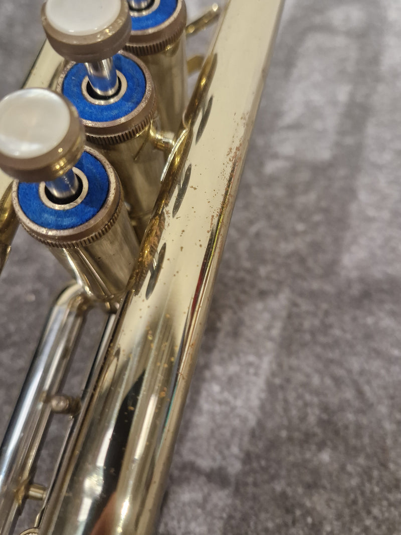 Corton Amati 776467 – Classic Brass Trumpet – Good w/ Chord Soft Case & Trumpet Study Books - Image 4