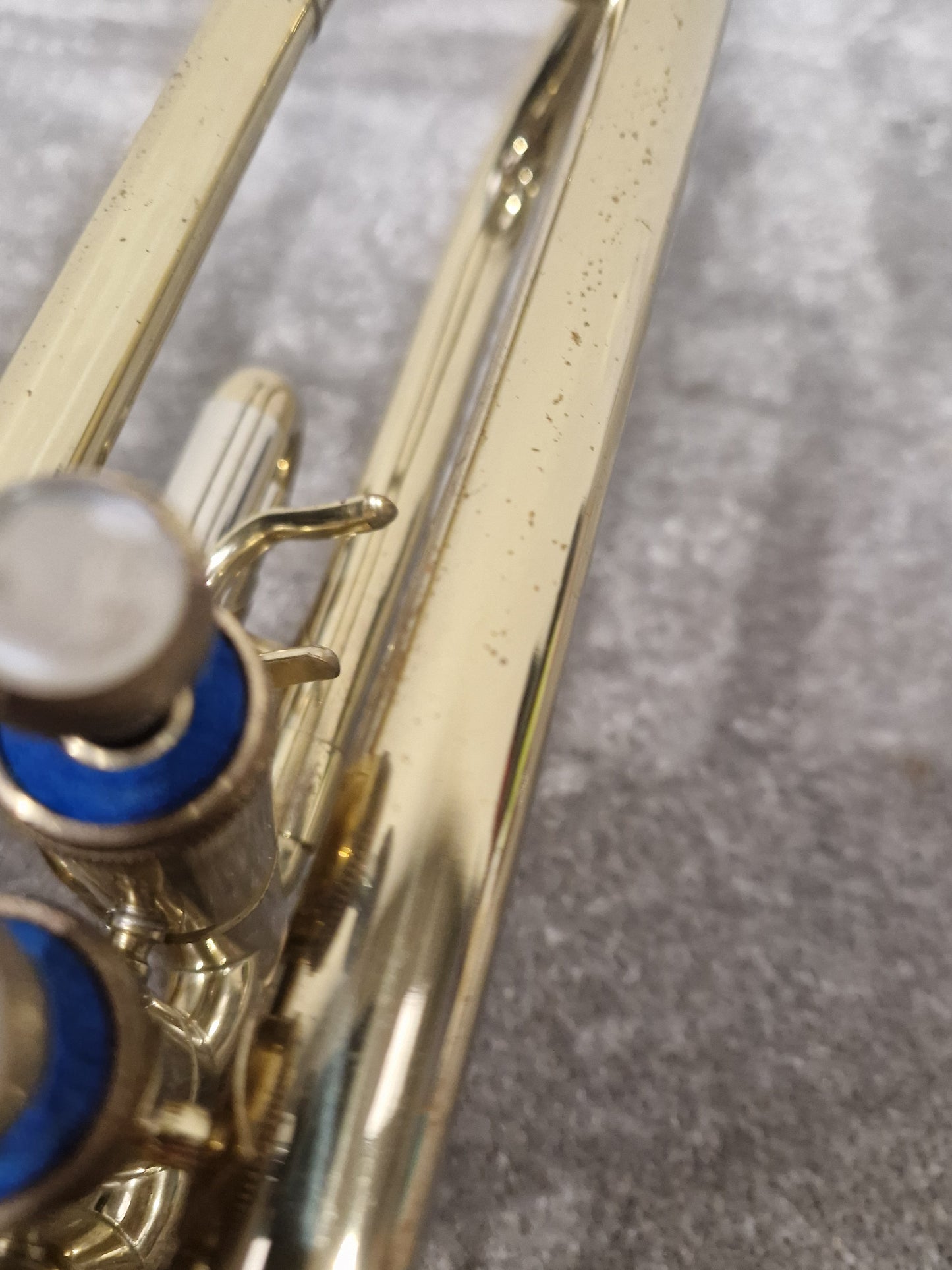 Corton Amati 776467 – Classic Brass Trumpet – Good w/ Chord Soft Case & Trumpet Study Books