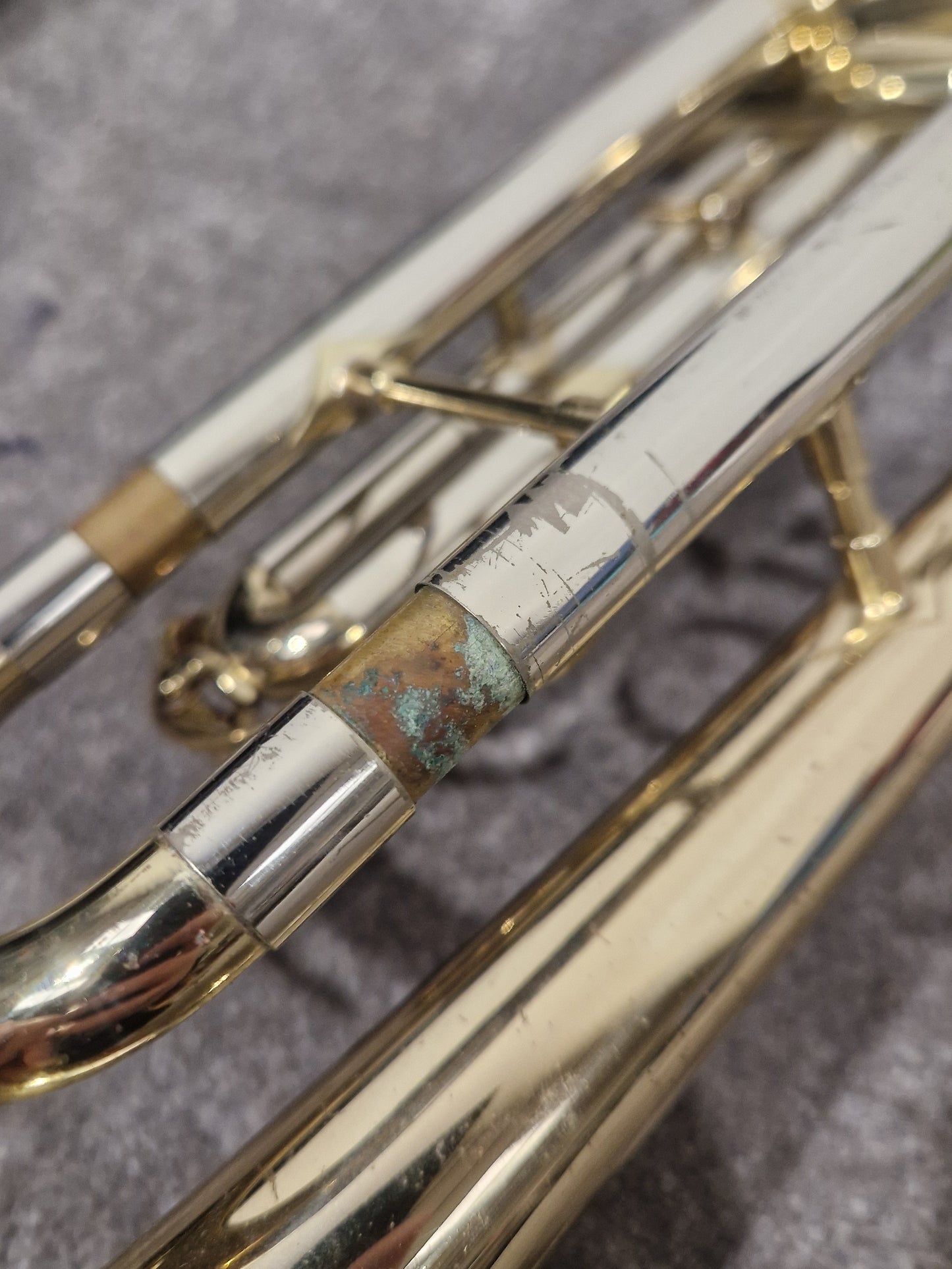 Corton Amati 776467 – Classic Brass Trumpet – Good w/ Chord Soft Case & Trumpet Study Books