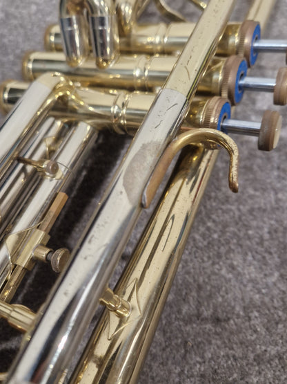 Corton Amati 776467 – Classic Brass Trumpet – Good w/ Chord Soft Case & Trumpet Study Books