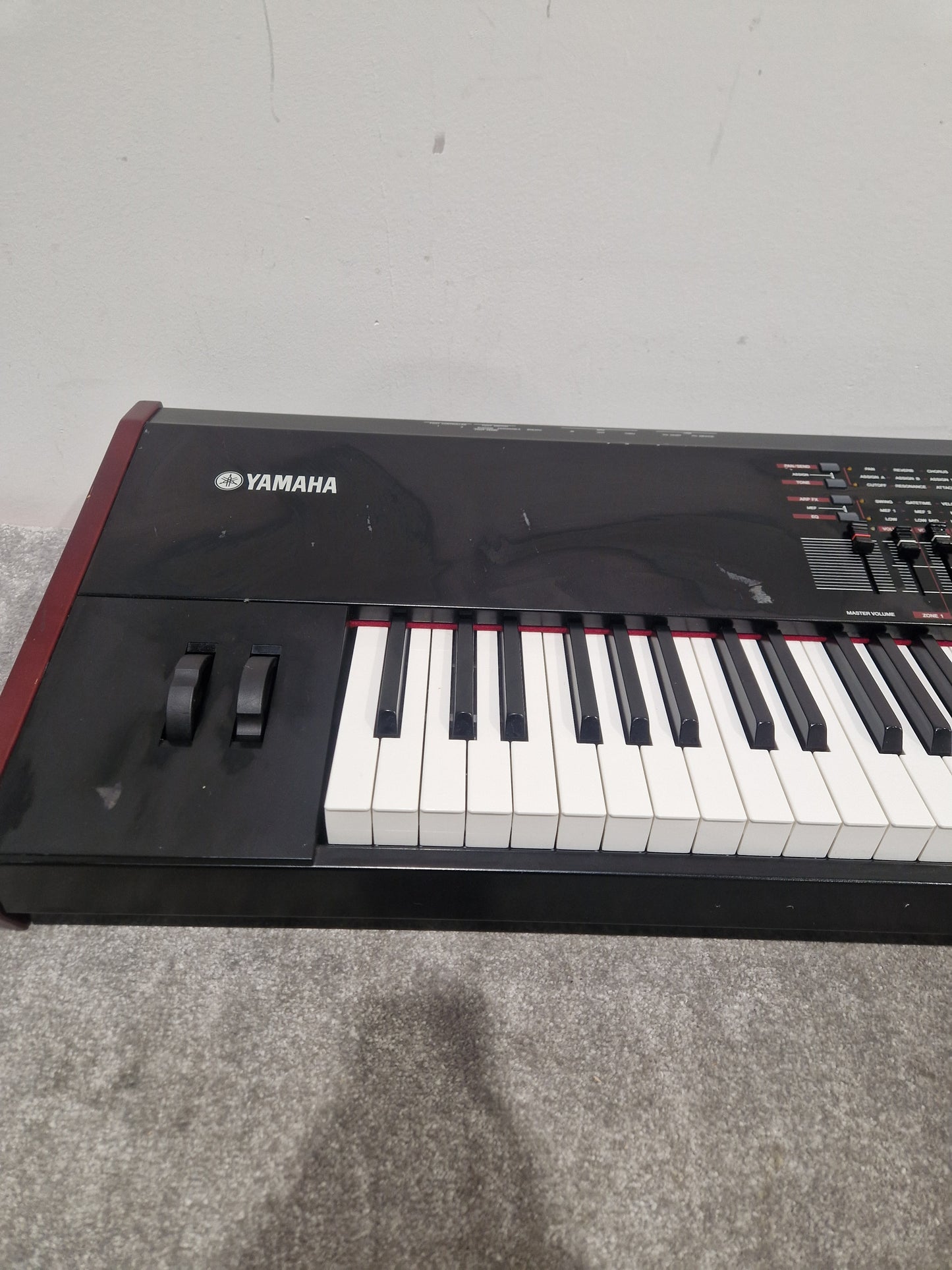 Yamaha S90ES - 88-Key Stage Synthesizer - Very Good w/ Power Supply