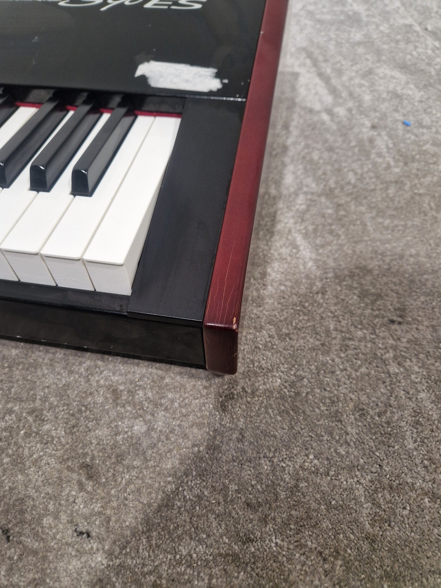 Yamaha S90ES - 88-Key Stage Synthesizer - Very Good w/ Power Supply