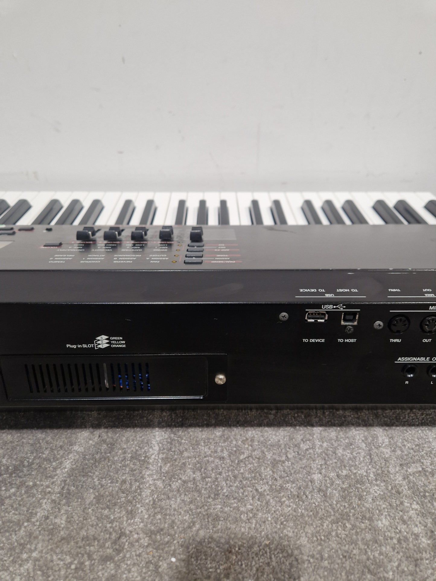 Yamaha S90ES - 88-Key Stage Synthesizer - Very Good w/ Power Supply