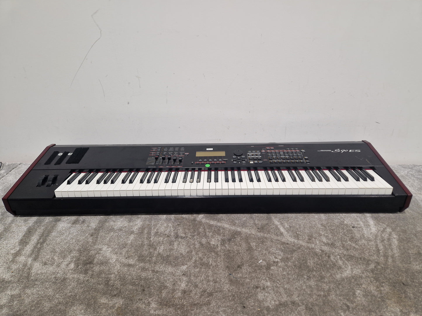 Yamaha S90ES - 88-Key Synthesizer - Fair w/ Power Supply