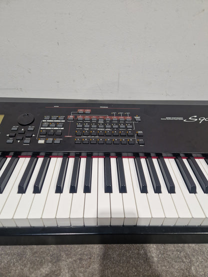 Yamaha S90ES - 88-Key Synthesizer - Fair w/ Power Supply