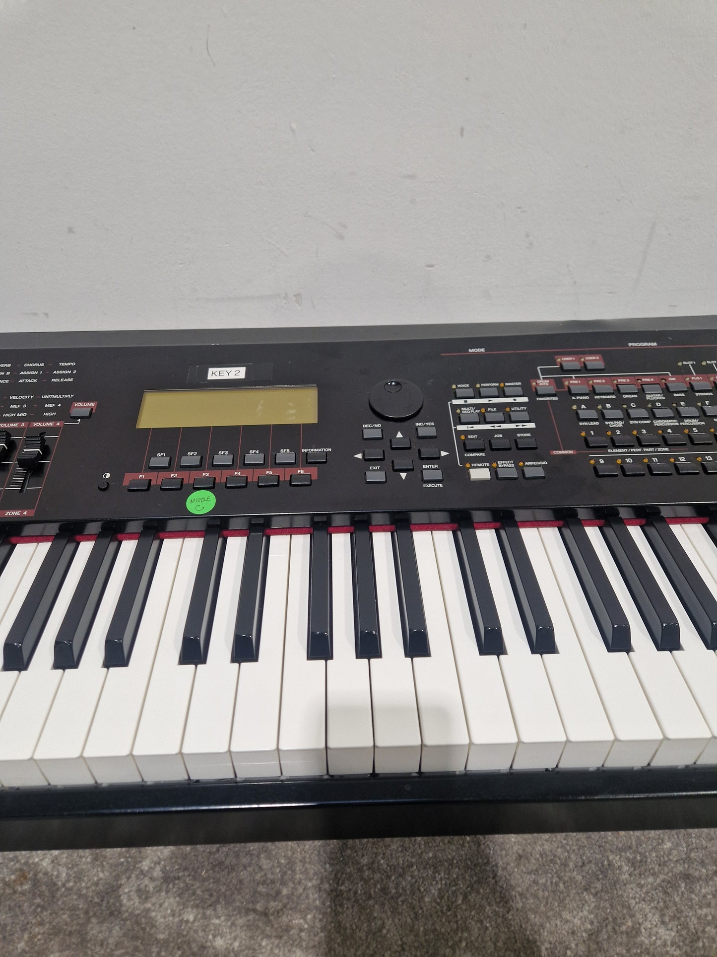 Yamaha S90ES - 88-Key Synthesizer - Fair w/ Power Supply