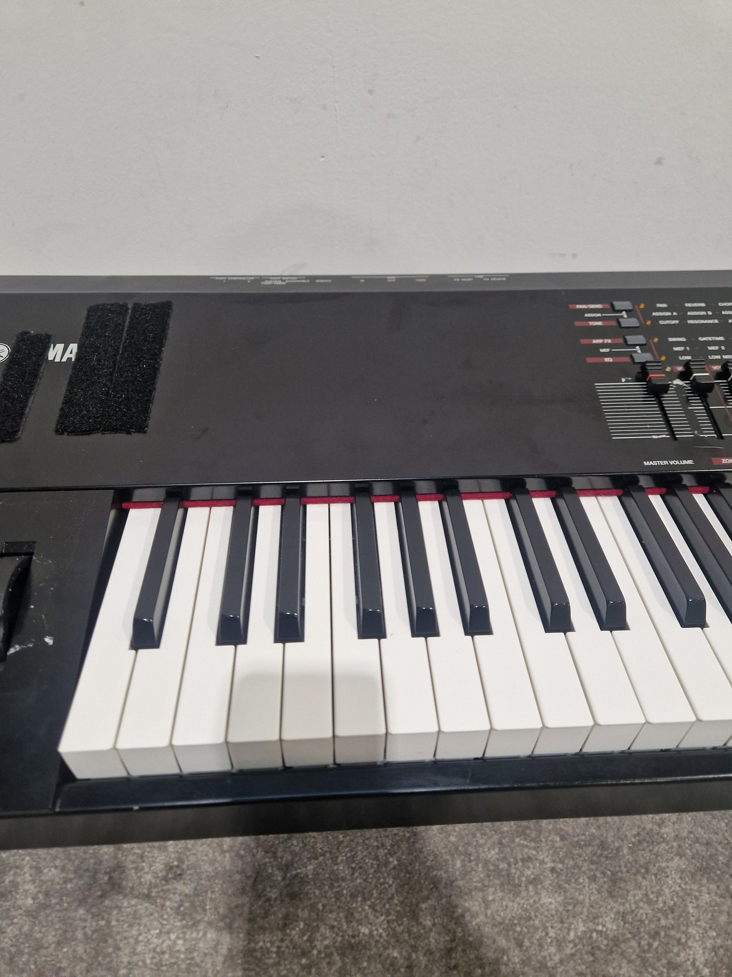 Yamaha S90ES - 88-Key Synthesizer - Fair w/ Power Supply