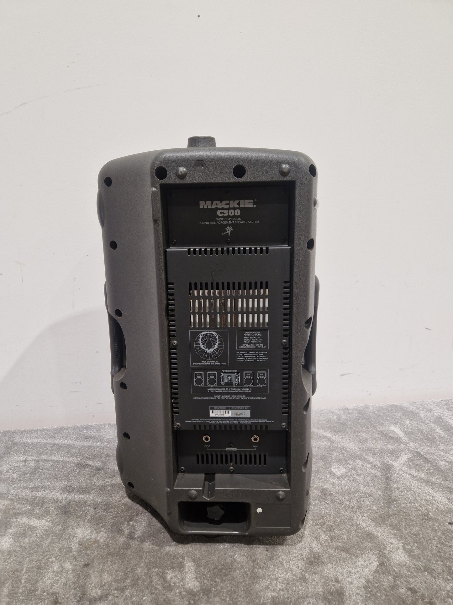 Mackie C300 PA Speaker - 400W Passive Loudspeaker - Very Good