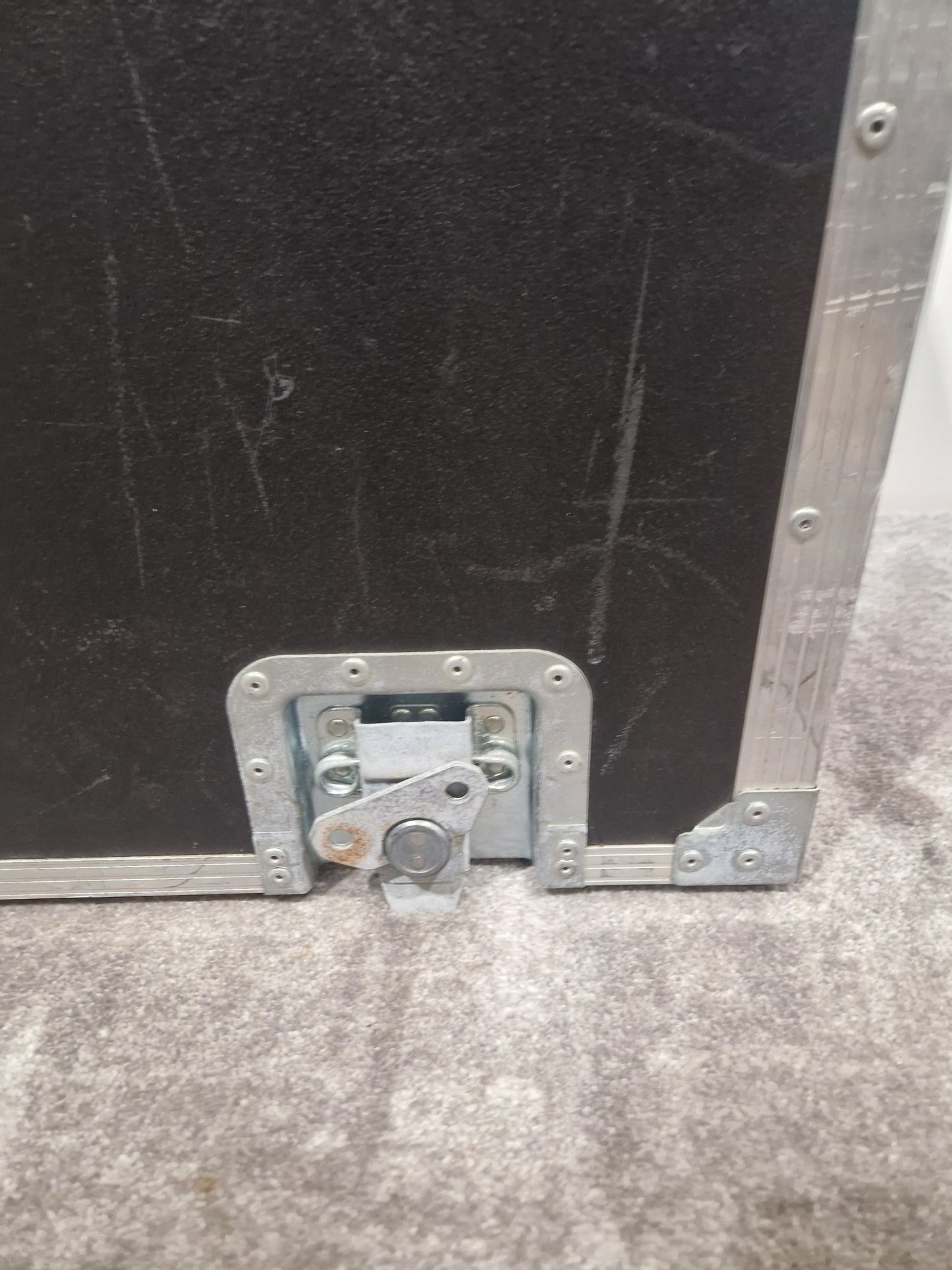 Boss Wheel ON Flight Case, Internal Foam Protection - Durable Transport Solution - Good