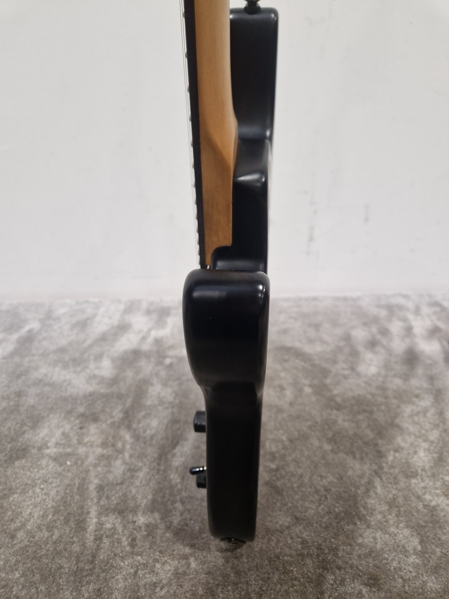 Dean Vendetta Black - Solid Body Electric Guitar - Very Good w/ New Strings