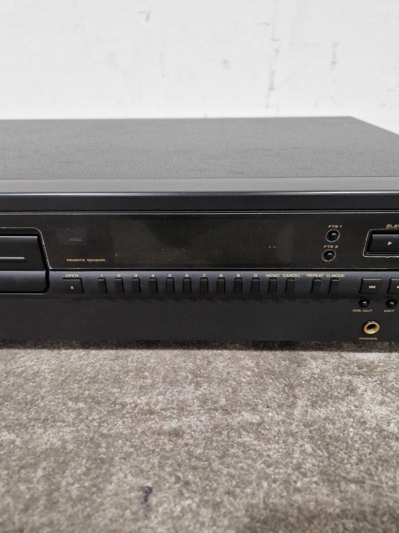 Marantz CD-52 MkII - CD Player - Spares or Repair w/ Power Supply & Remote - Image 4