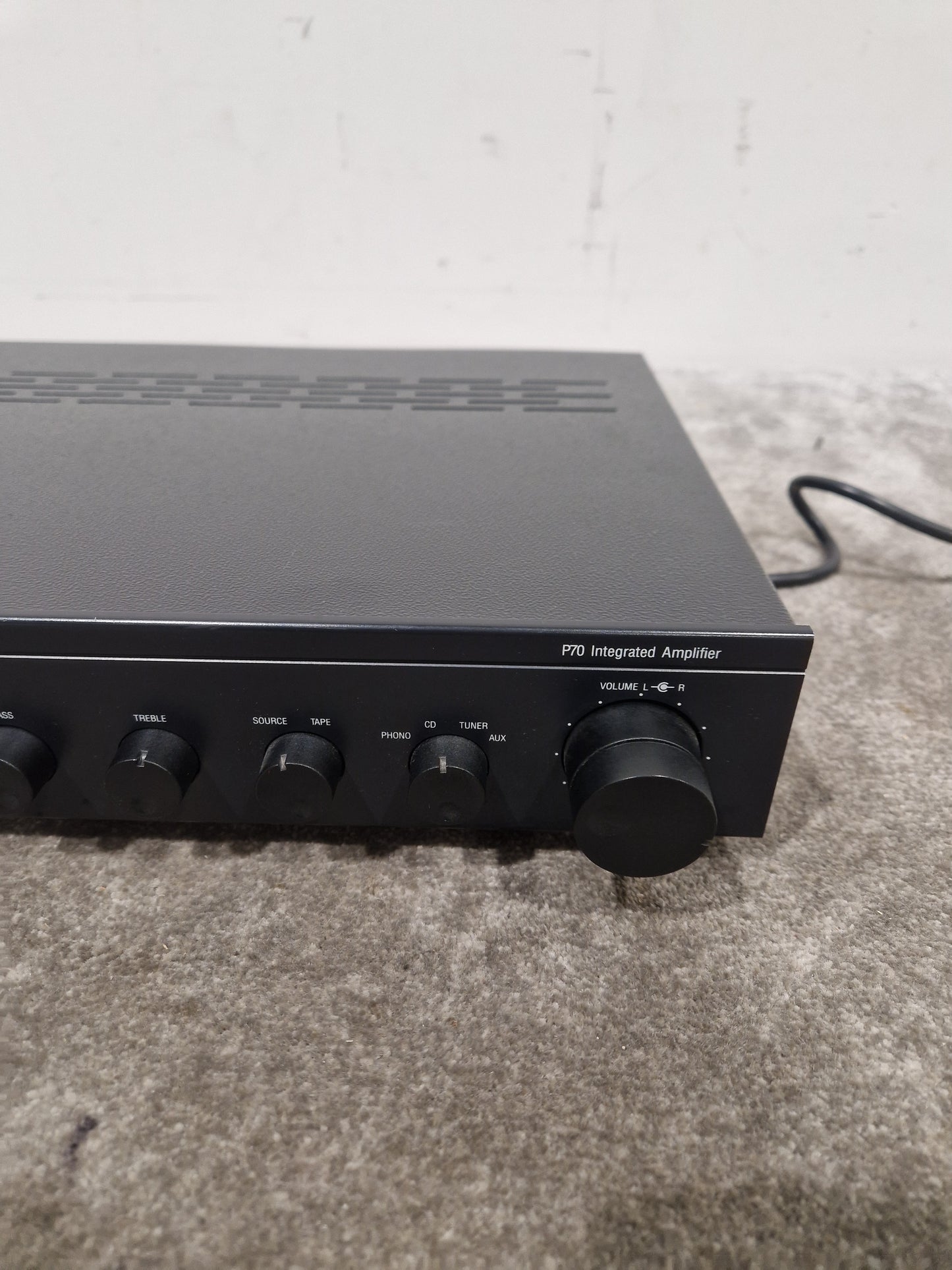 Cambridge Audio P70 Integrated Amlifier - High-Performance Audio - Excellent w/ Power Supply