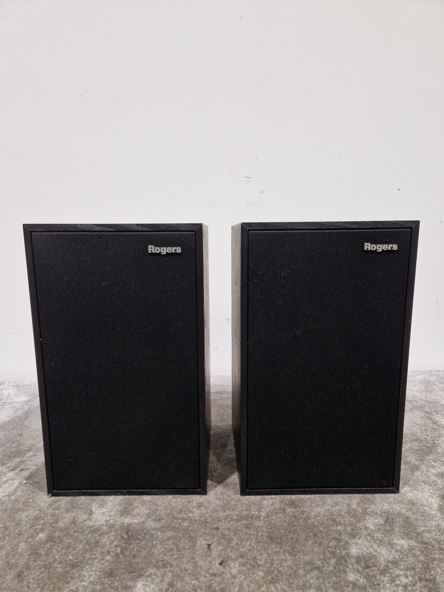 Rogers LS-4A - Pair OF HI-FI Speakers - Bookshelf Design - Excellent