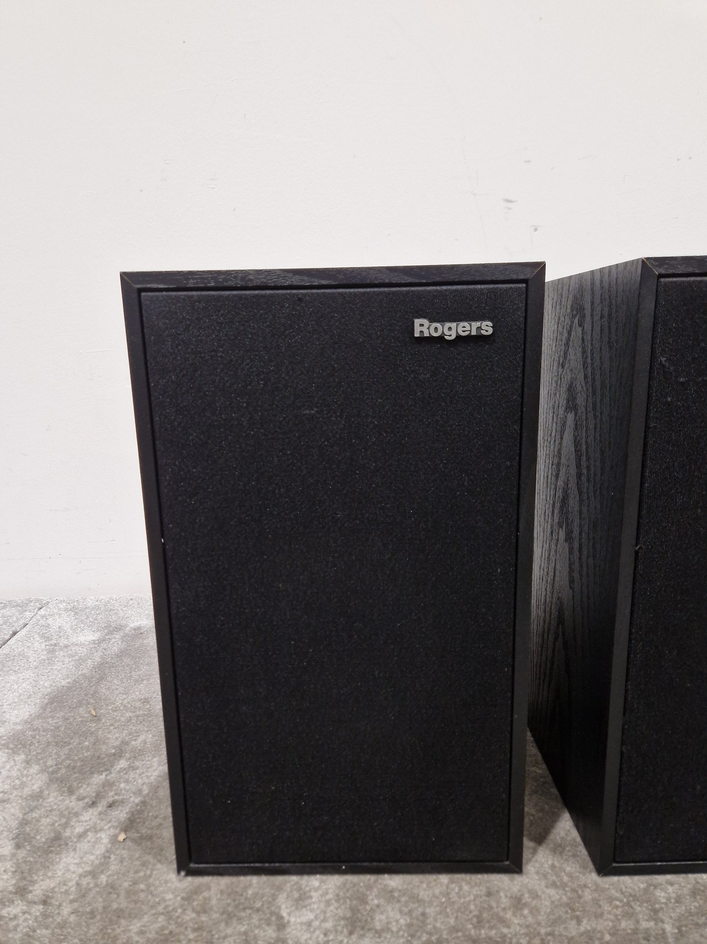 Rogers LS-4A - Pair OF HI-FI Speakers - Bookshelf Design - Excellent