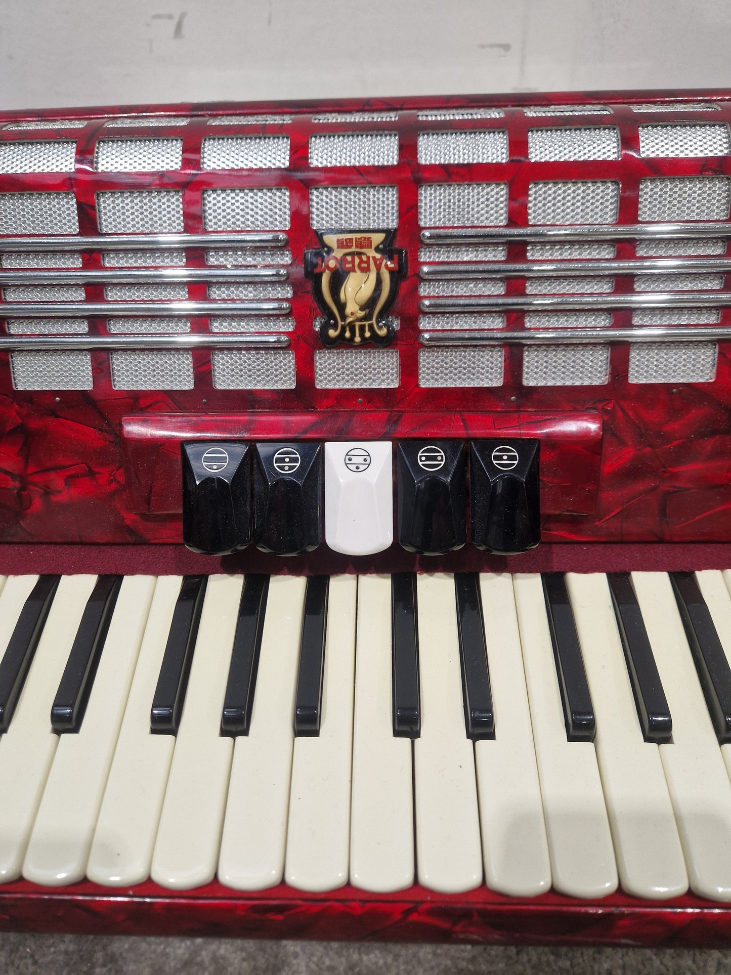 Parrot Accordion 1407 48 Bass 34 Key - Compact Design - Excellent w/ Hard Case