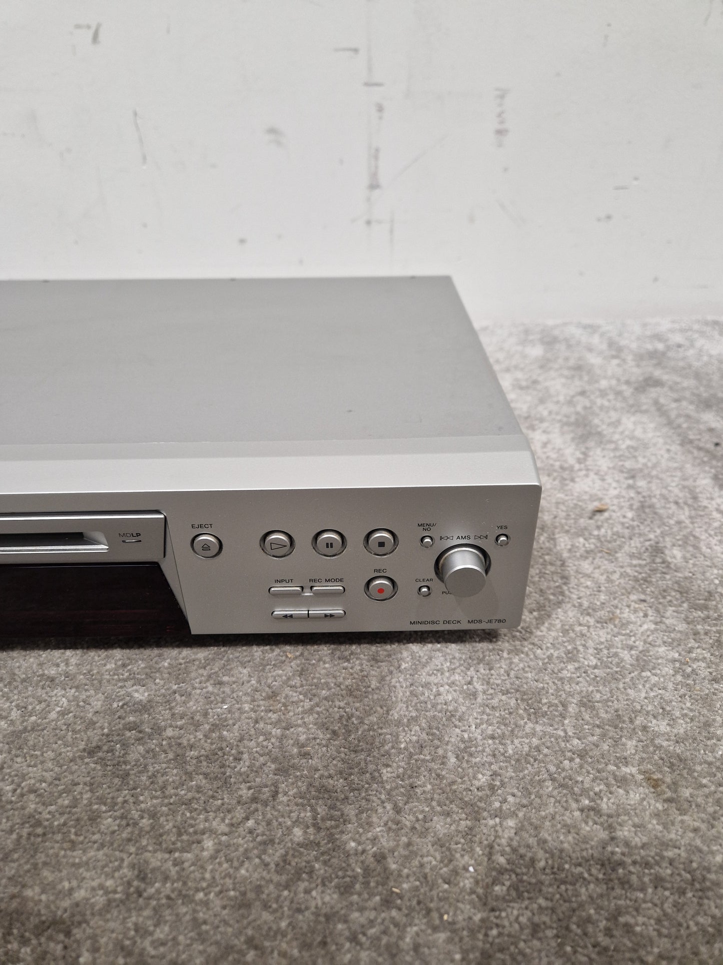 Sony MDS-JE780 - Minidisc Recorder - Spares or Repair w/ Original Box & Remote