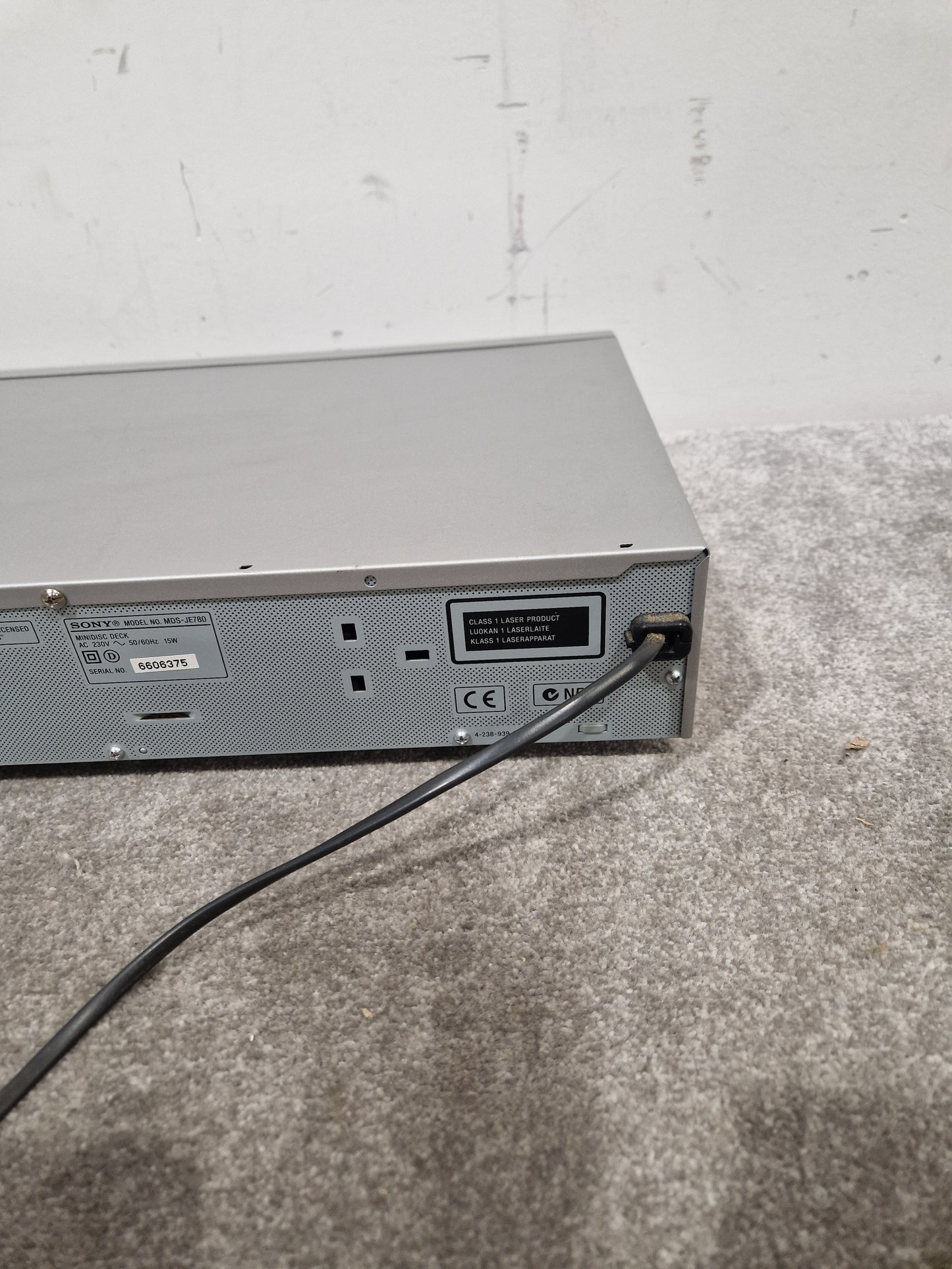 Sony MDS-JE780 - Minidisc Recorder - Spares or Repair w/ Original Box & Remote